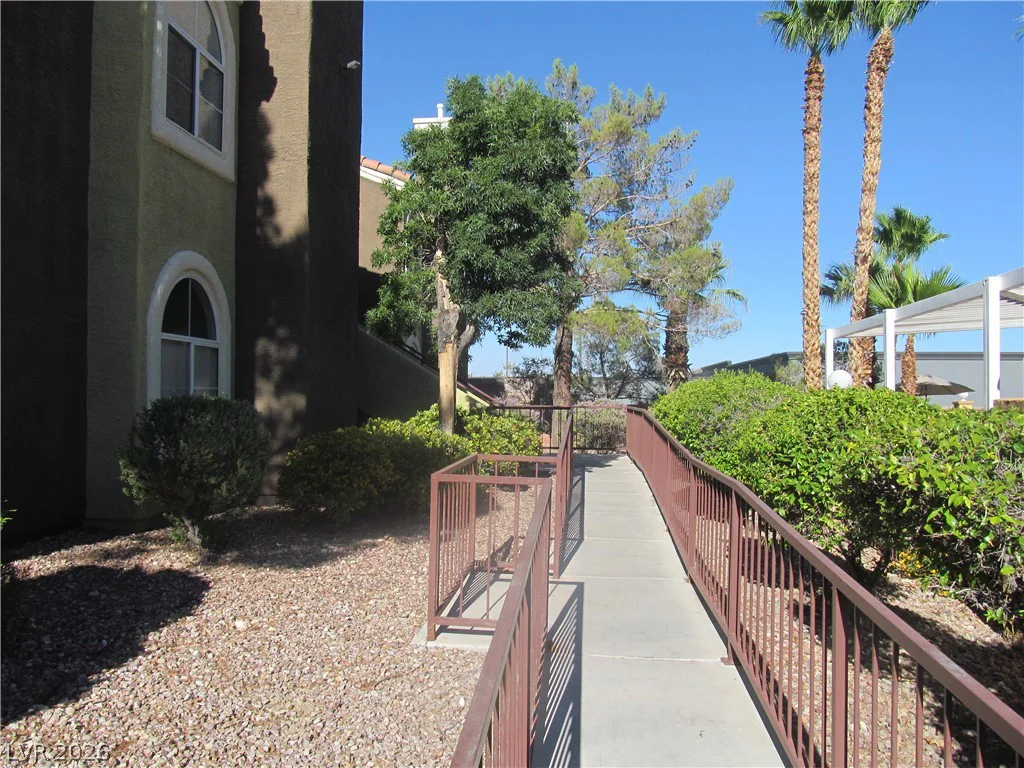 7950 Flamingo, Las Vegas, NV 89147