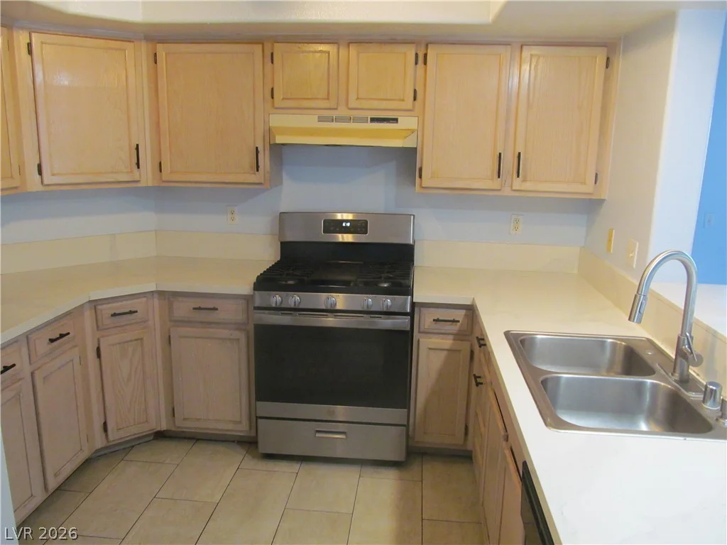 7950 Flamingo, Las Vegas, NV 89147