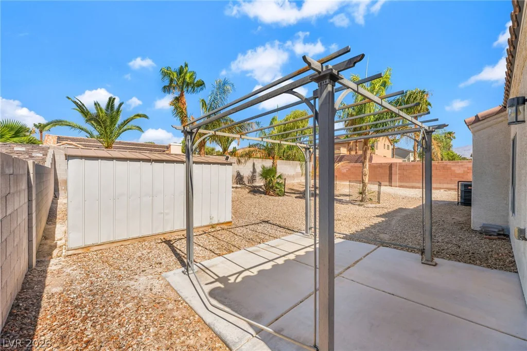 6141 Bedrock, North Las Vegas, NV 89031