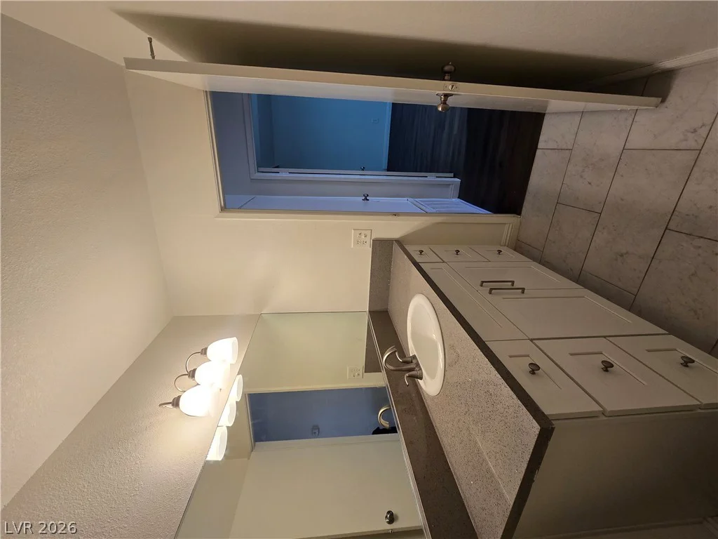 1405 Vegas Valley, Las Vegas, NV 89169