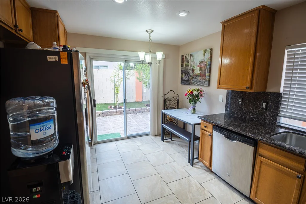 805 Old Mine Creek, Las Vegas, NV 89134