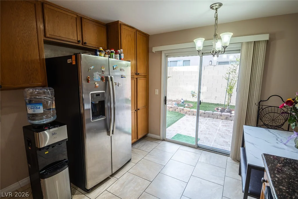 805 Old Mine Creek, Las Vegas, NV 89134