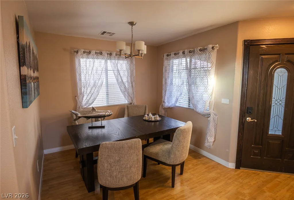805 Old Mine Creek, Las Vegas, NV 89134