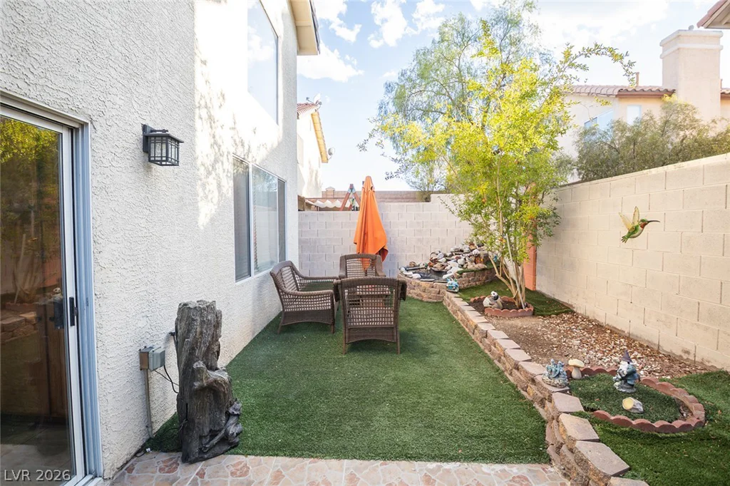 805 Old Mine Creek, Las Vegas, NV 89134