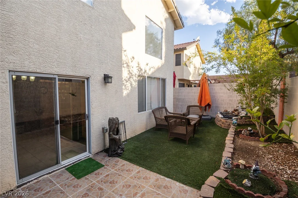 805 Old Mine Creek, Las Vegas, NV 89134
