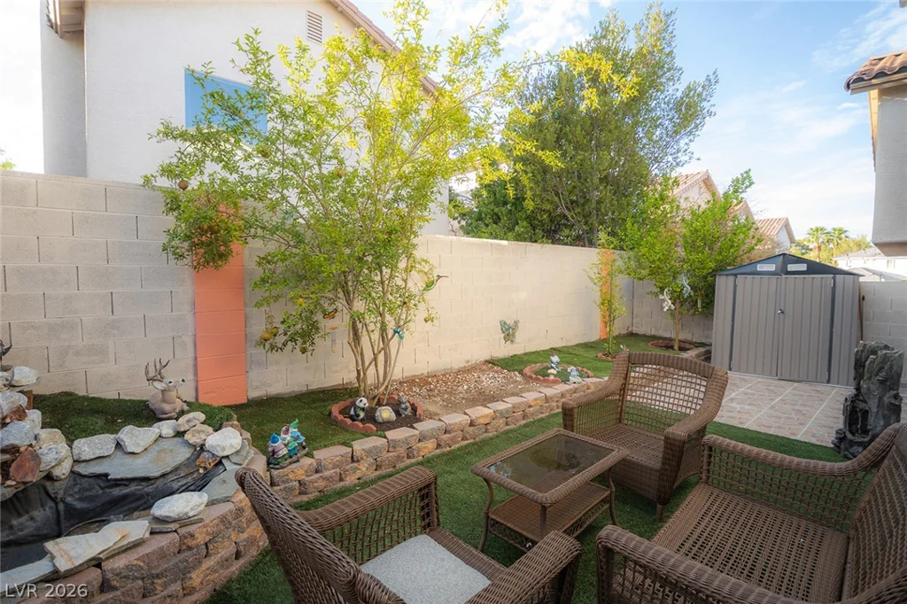 805 Old Mine Creek, Las Vegas, NV 89134