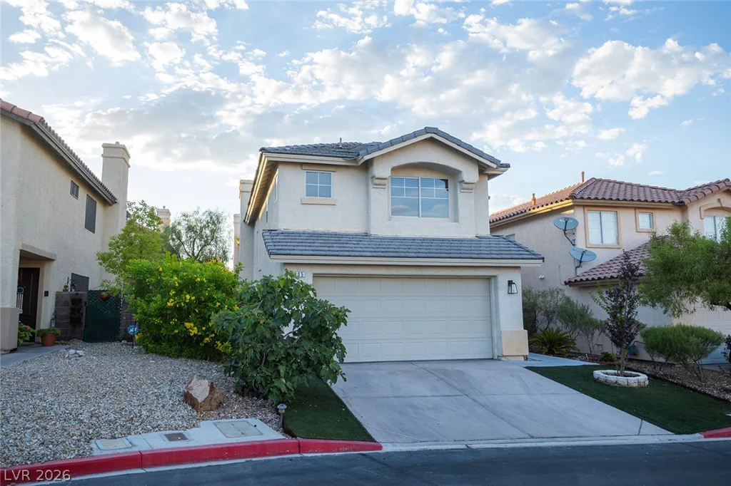 805 Old Mine Creek, Las Vegas, NV 89134