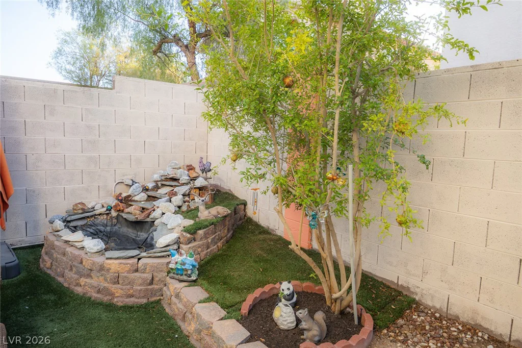 805 Old Mine Creek, Las Vegas, NV 89134