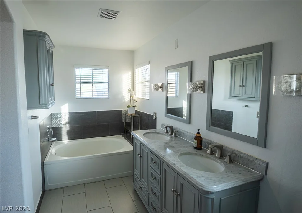 805 Old Mine Creek, Las Vegas, NV 89134