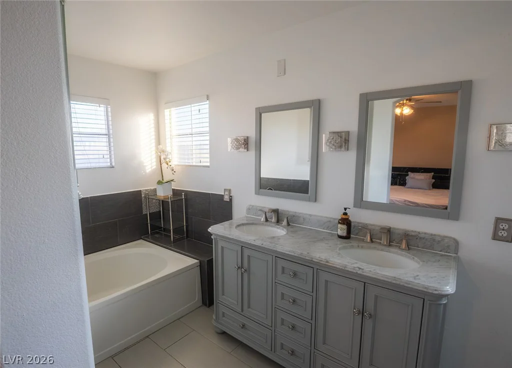 805 Old Mine Creek, Las Vegas, NV 89134