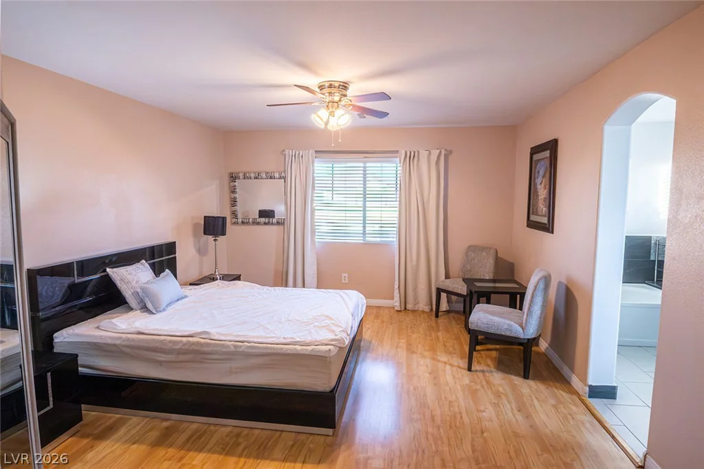 805 Old Mine Creek, Las Vegas, NV 89134