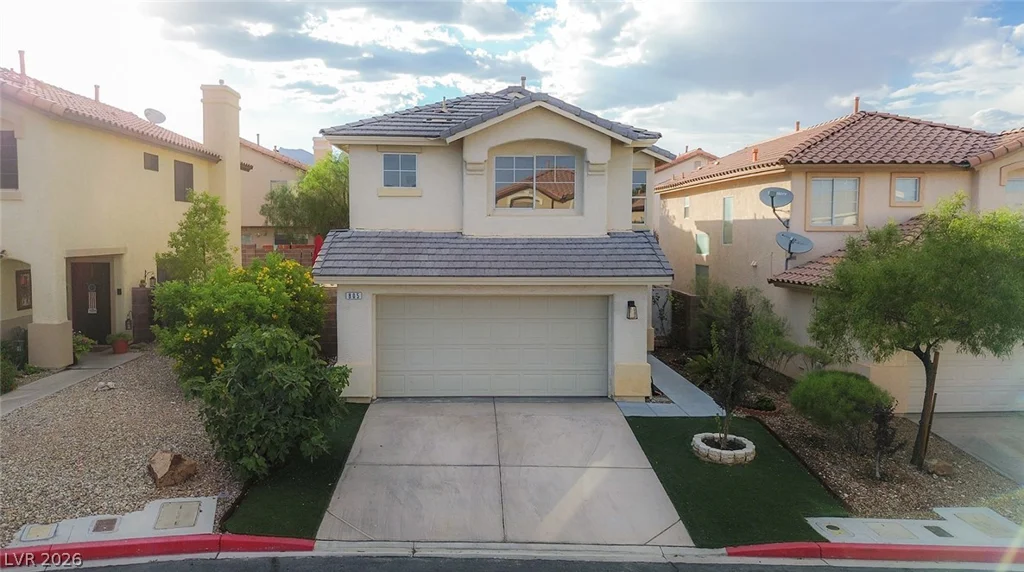 805 Old Mine Creek, Las Vegas, NV 89134