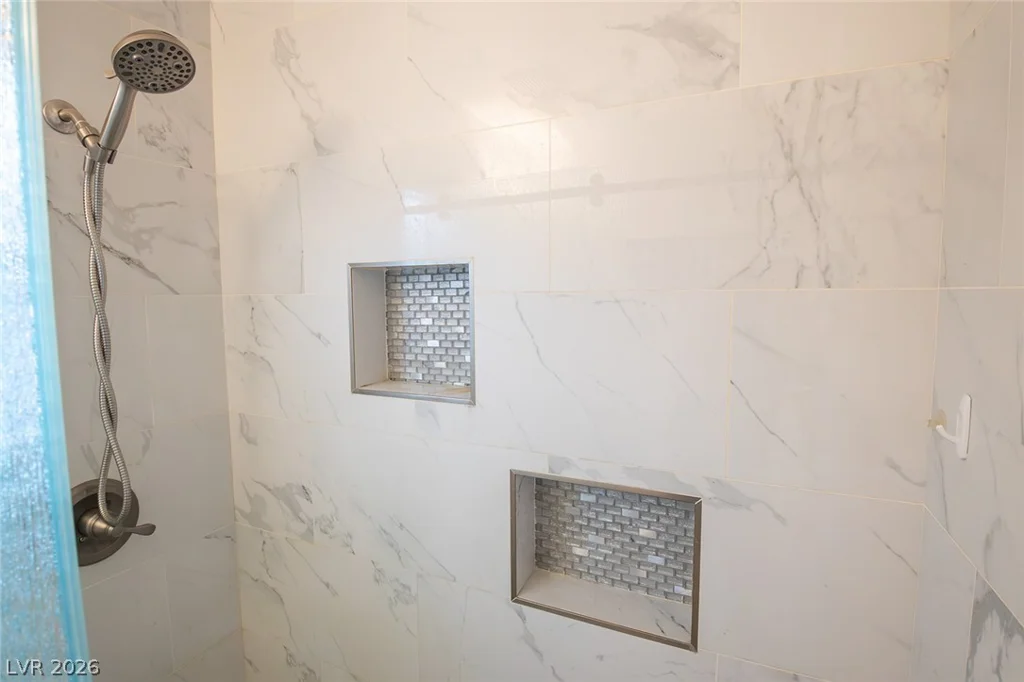 805 Old Mine Creek, Las Vegas, NV 89134