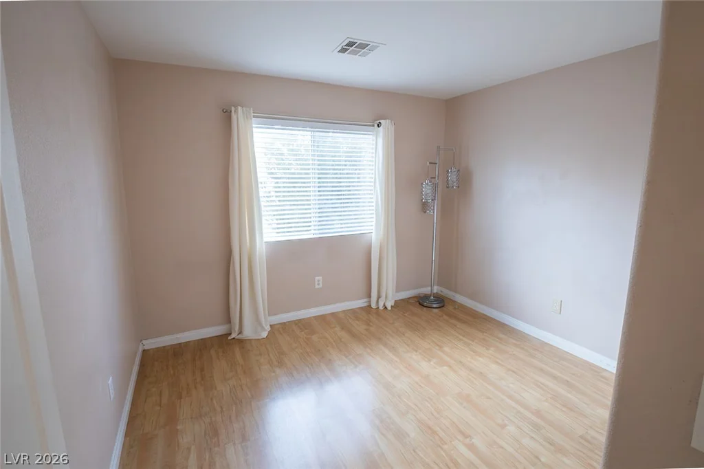 805 Old Mine Creek, Las Vegas, NV 89134
