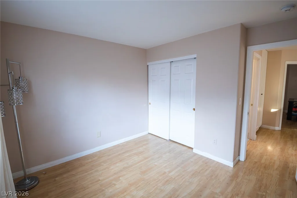 805 Old Mine Creek, Las Vegas, NV 89134