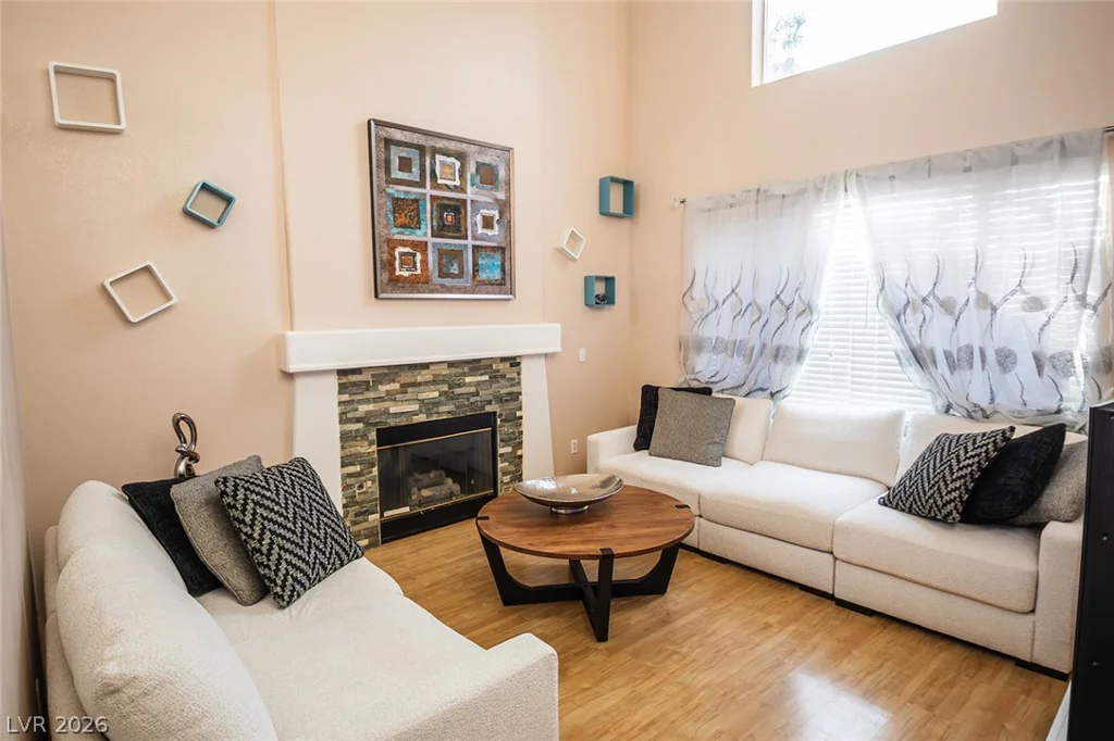 805 Old Mine Creek, Las Vegas, NV 89134