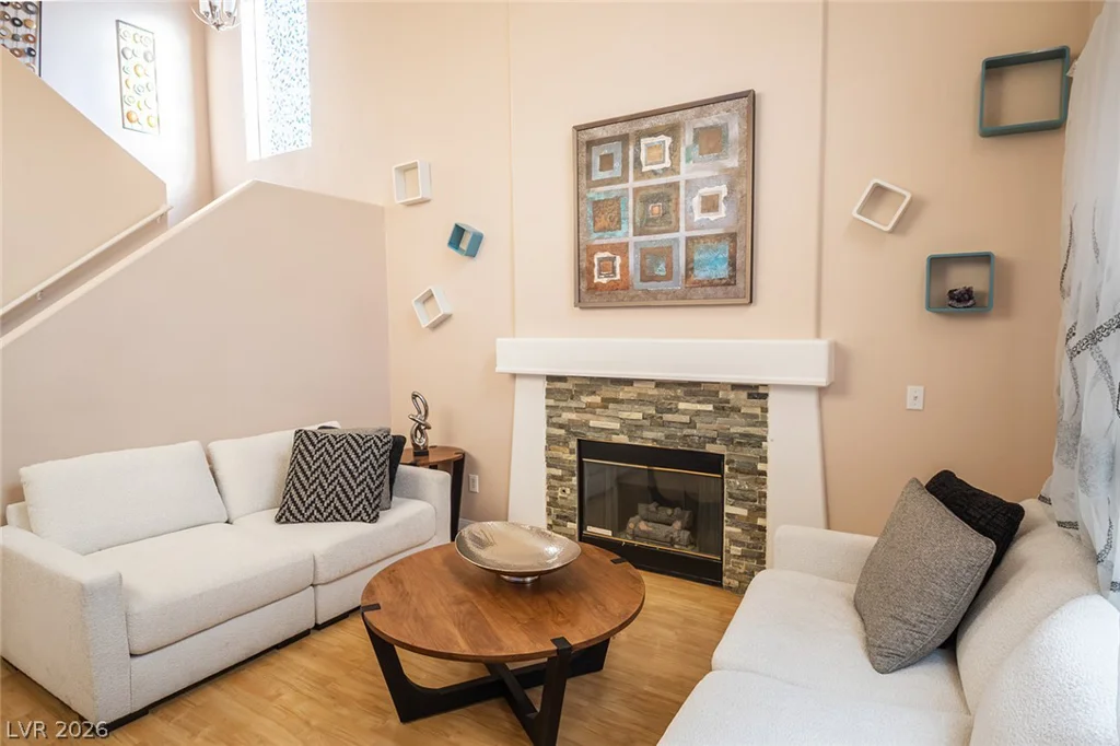 805 Old Mine Creek, Las Vegas, NV 89134