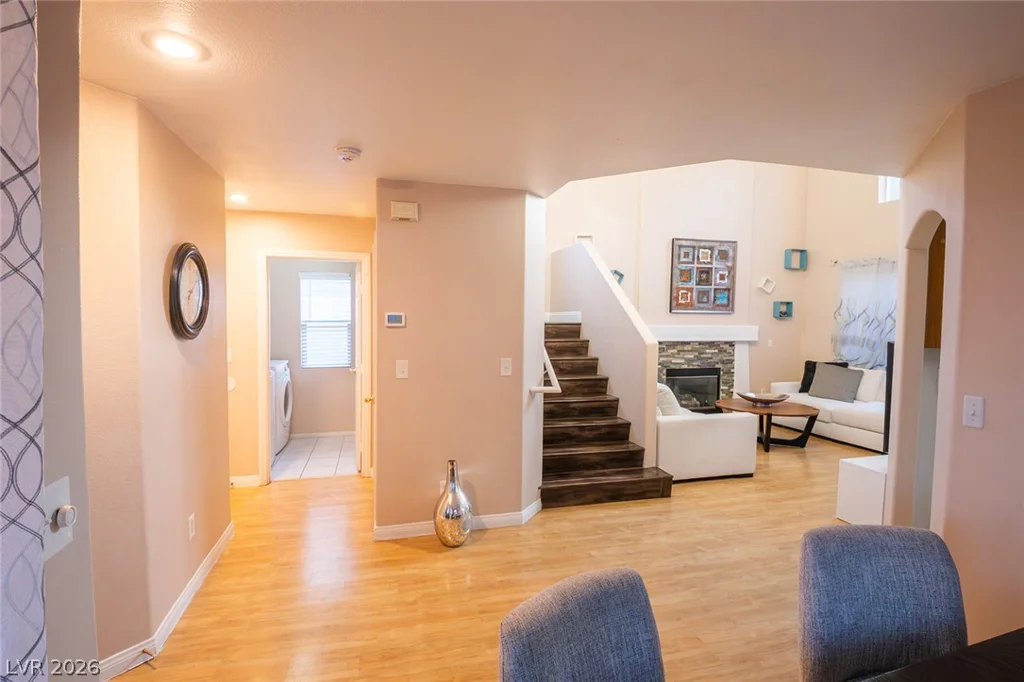 805 Old Mine Creek, Las Vegas, NV 89134
