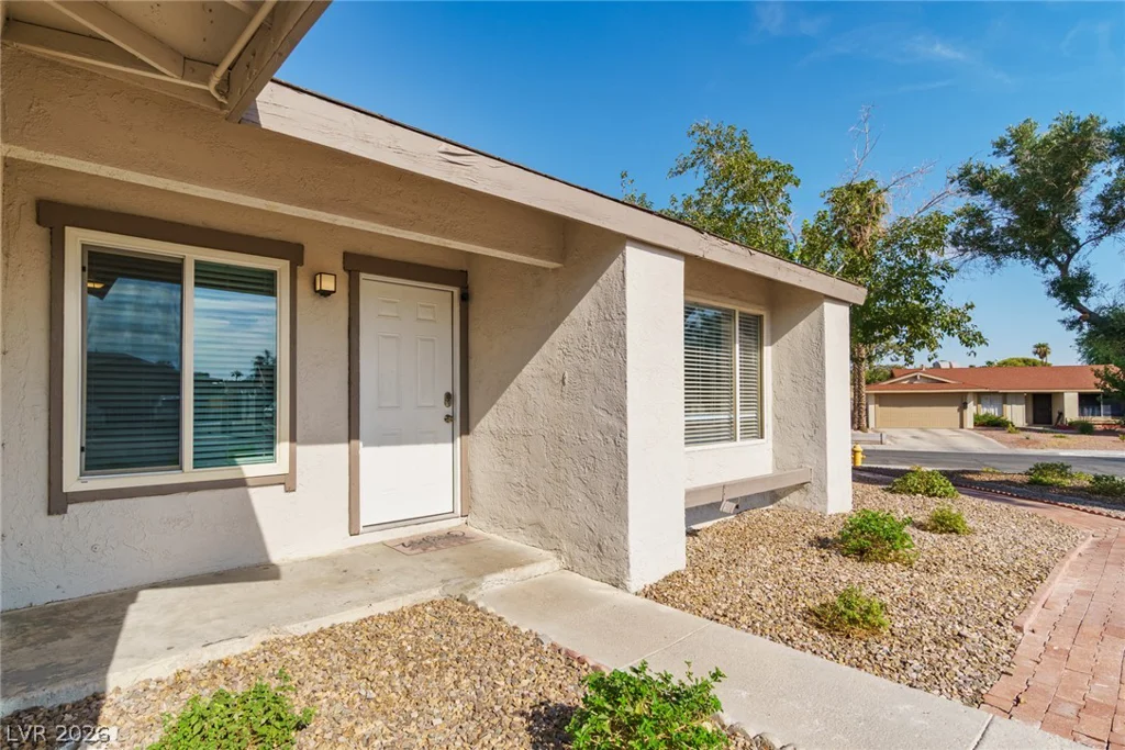5551 Corral, Las Vegas, NV 89119