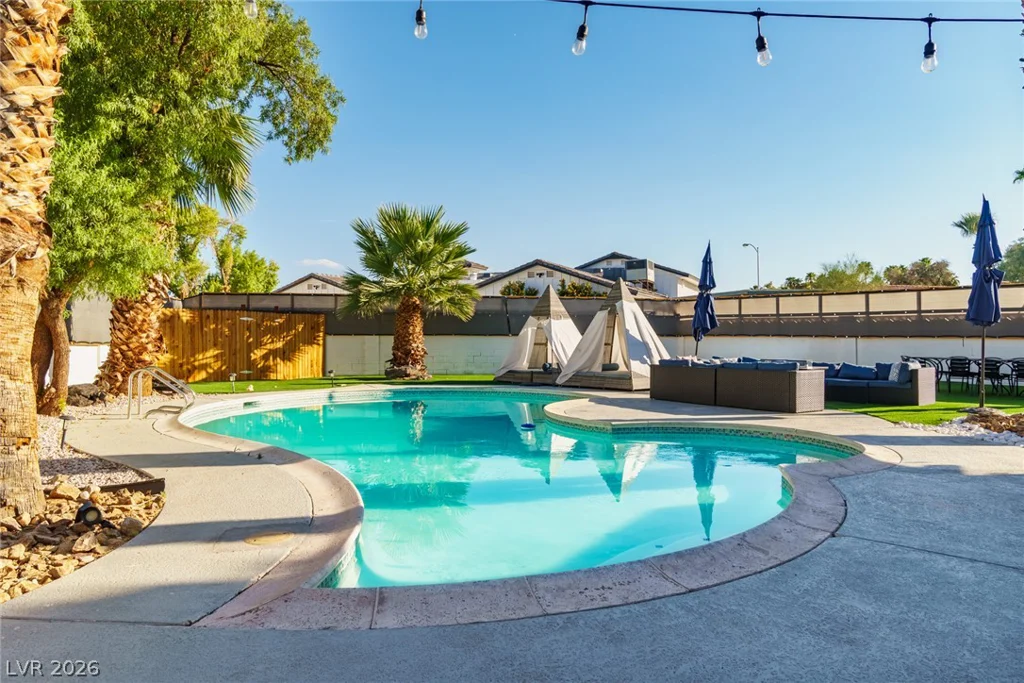 3080 Garnet, Las Vegas, NV 89121