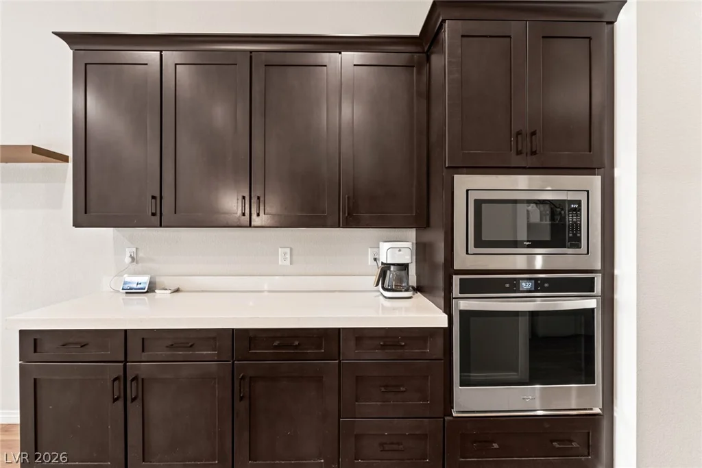 8657 Hartmont, Las Vegas, NV 89166