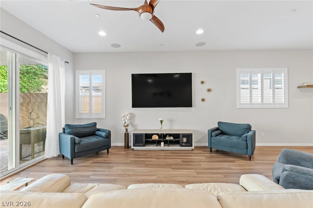 8657 Hartmont, Las Vegas, NV 89166