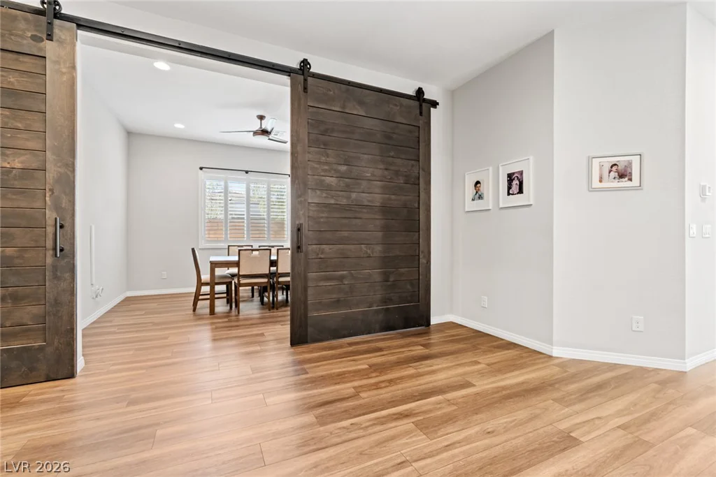 8657 Hartmont, Las Vegas, NV 89166