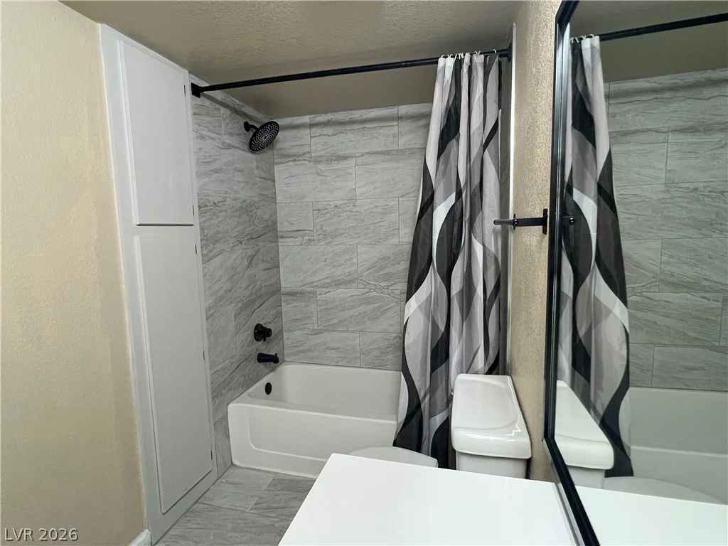 8101 Flamingo, Las Vegas, NV 89147