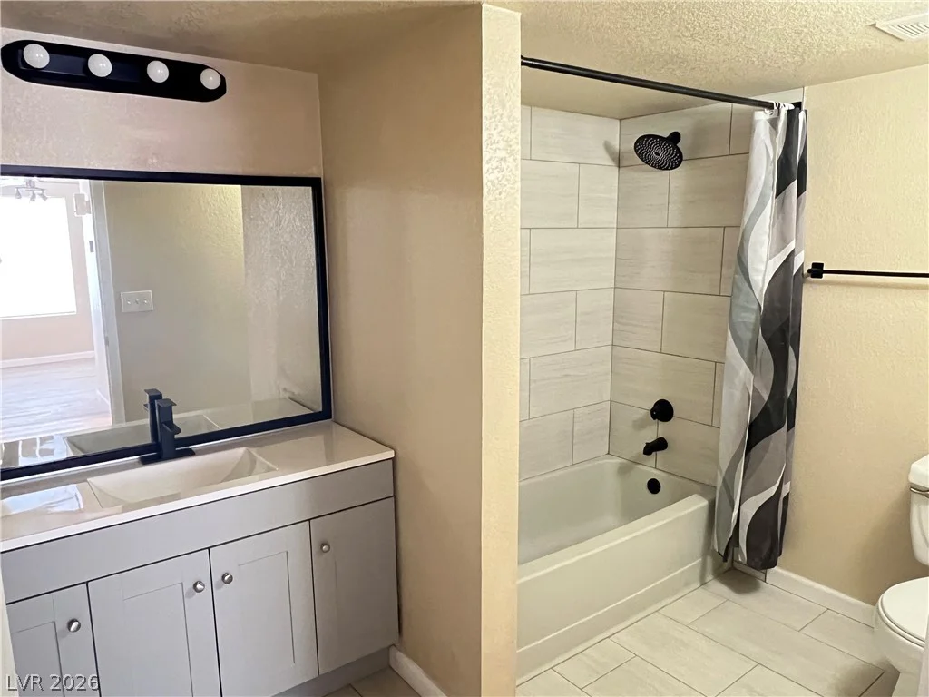 8101 Flamingo, Las Vegas, NV 89147