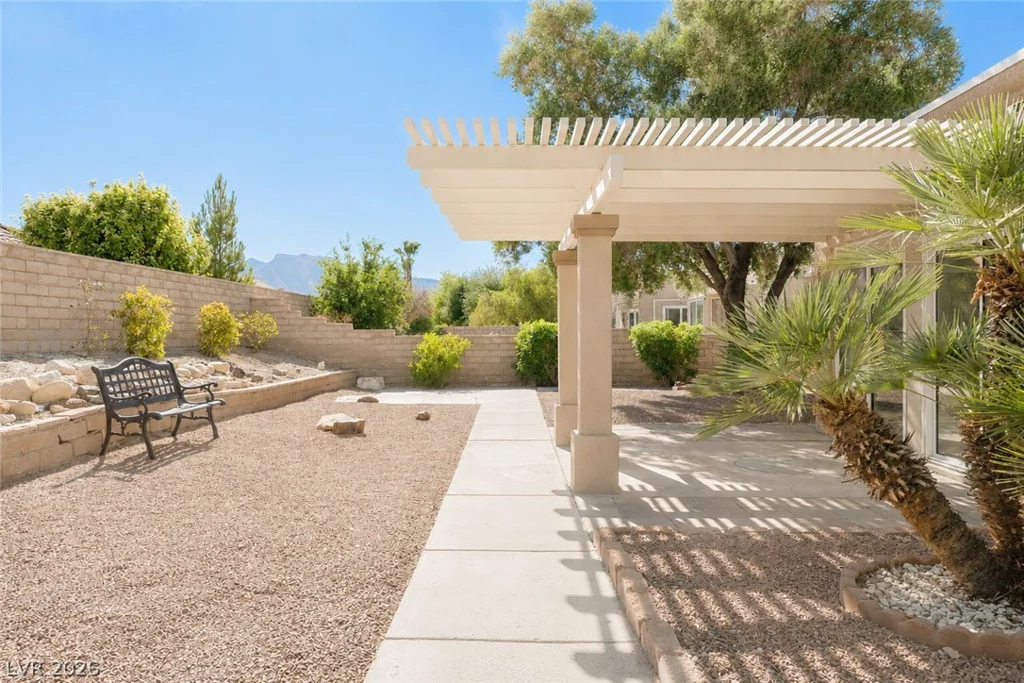 8701 Villa Ridge, Las Vegas, NV 89134