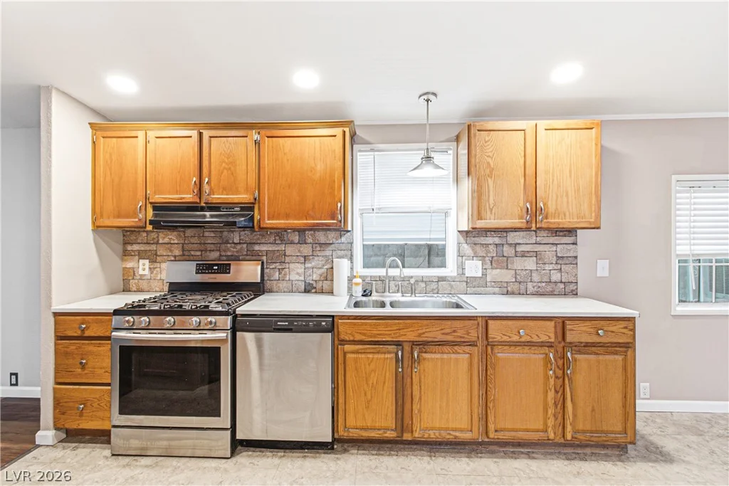 6016 Great Smoky, Las Vegas, NV 89156