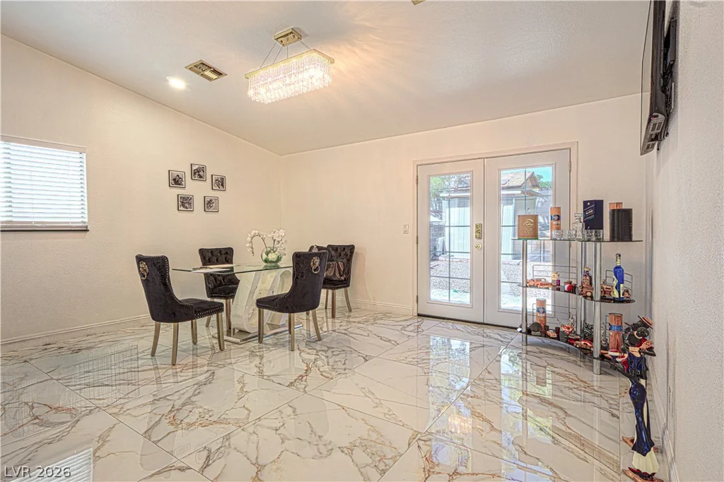 1825 Stonington, Las Vegas, NV 89108