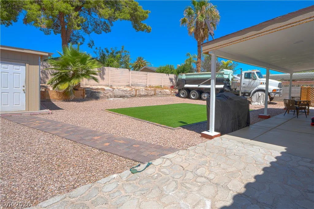 1825 Stonington, Las Vegas, NV 89108