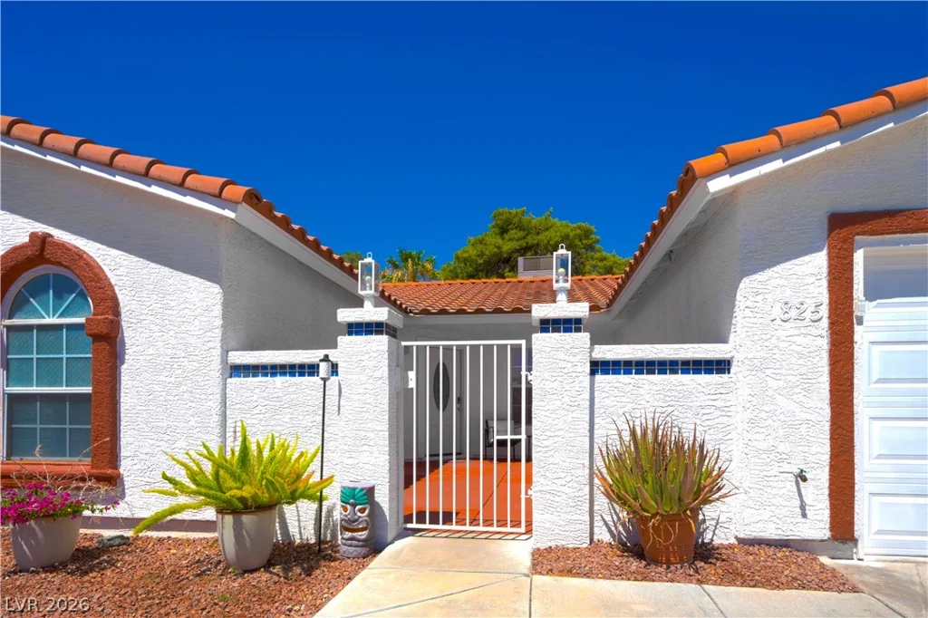 1825 Stonington, Las Vegas, NV 89108