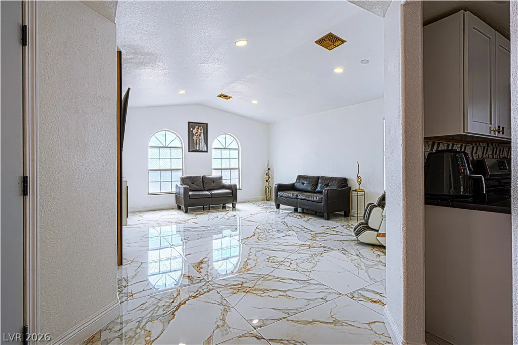 1825 Stonington, Las Vegas, NV 89108