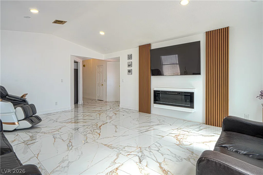 1825 Stonington, Las Vegas, NV 89108