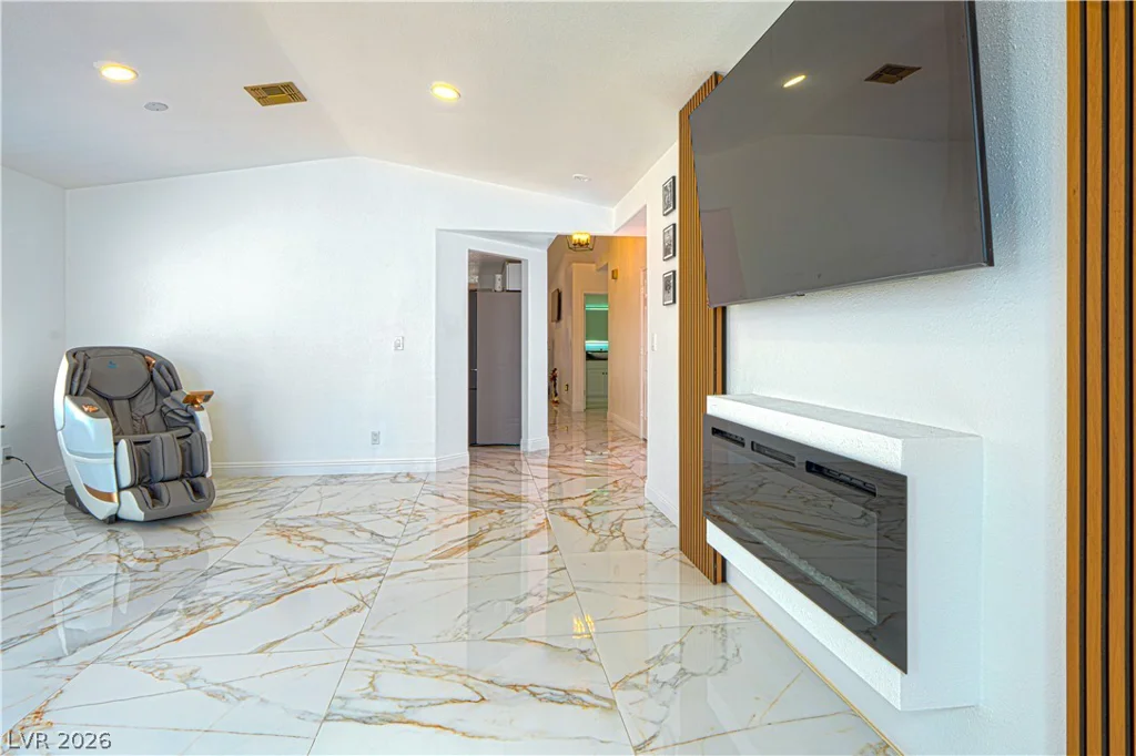 1825 Stonington, Las Vegas, NV 89108