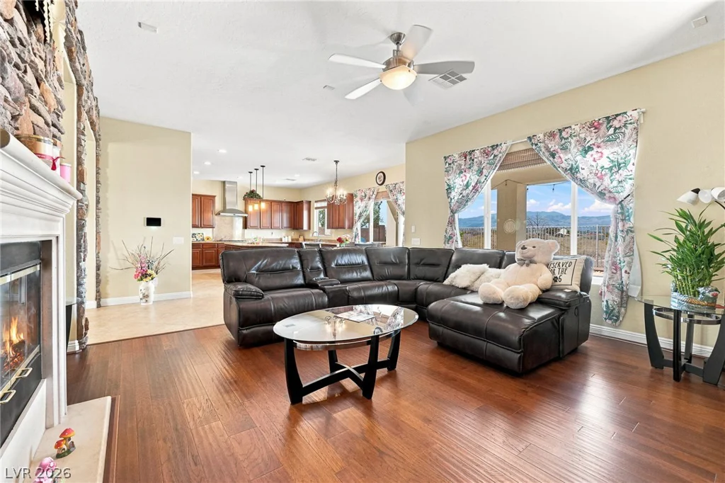 7208 Crandon Park, Las Vegas, NV 89131