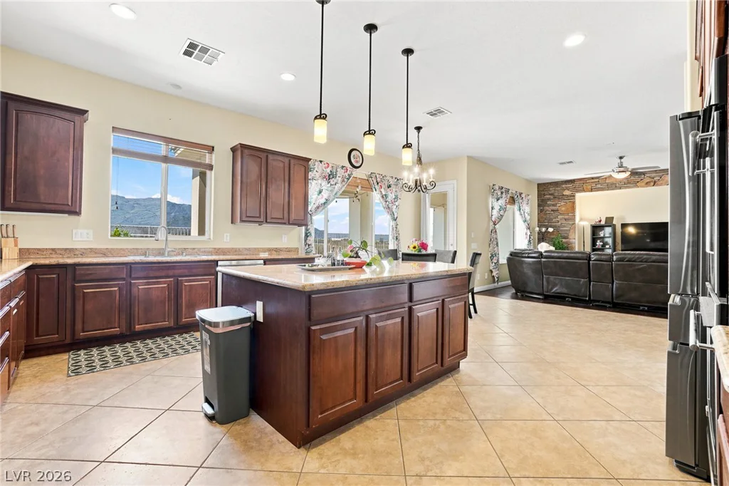 7208 Crandon Park, Las Vegas, NV 89131