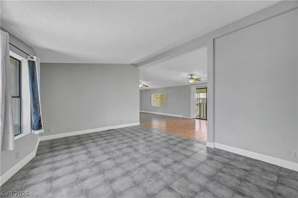 5997 Castlemont, Las Vegas, NV 89156