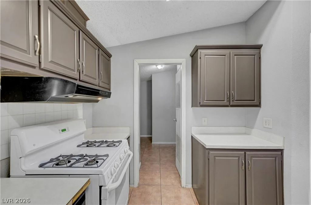 5997 Castlemont, Las Vegas, NV 89156