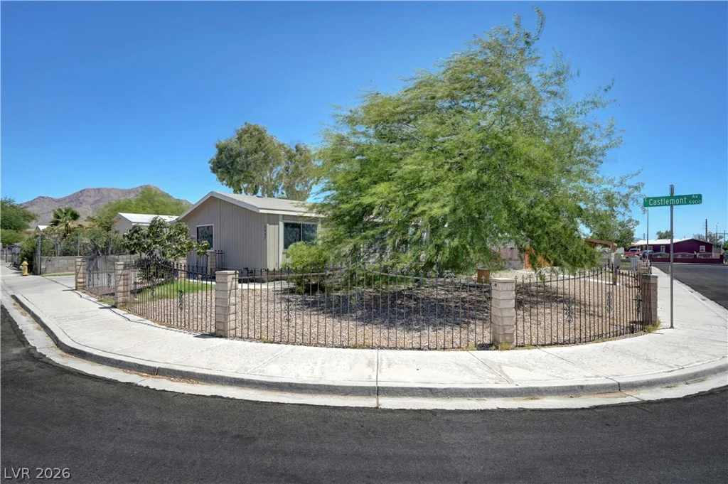 5997 Castlemont, Las Vegas, NV 89156