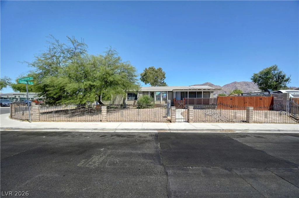 5997 Castlemont, Las Vegas, NV 89156