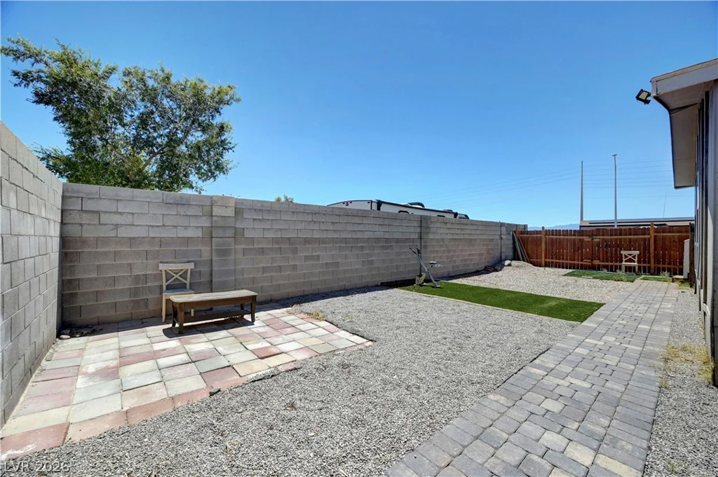 5997 Castlemont, Las Vegas, NV 89156