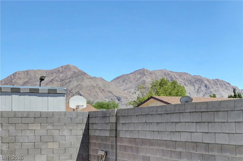 5997 Castlemont, Las Vegas, NV 89156