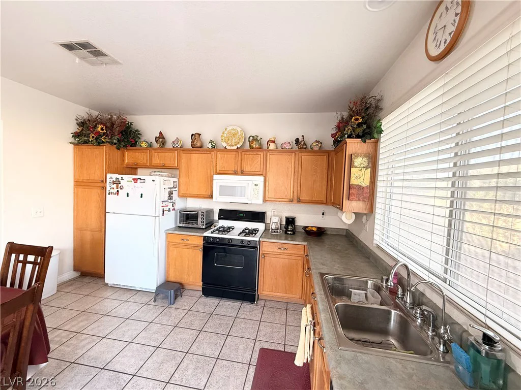 242 Pleasant Pebble, Henderson, NV 89074