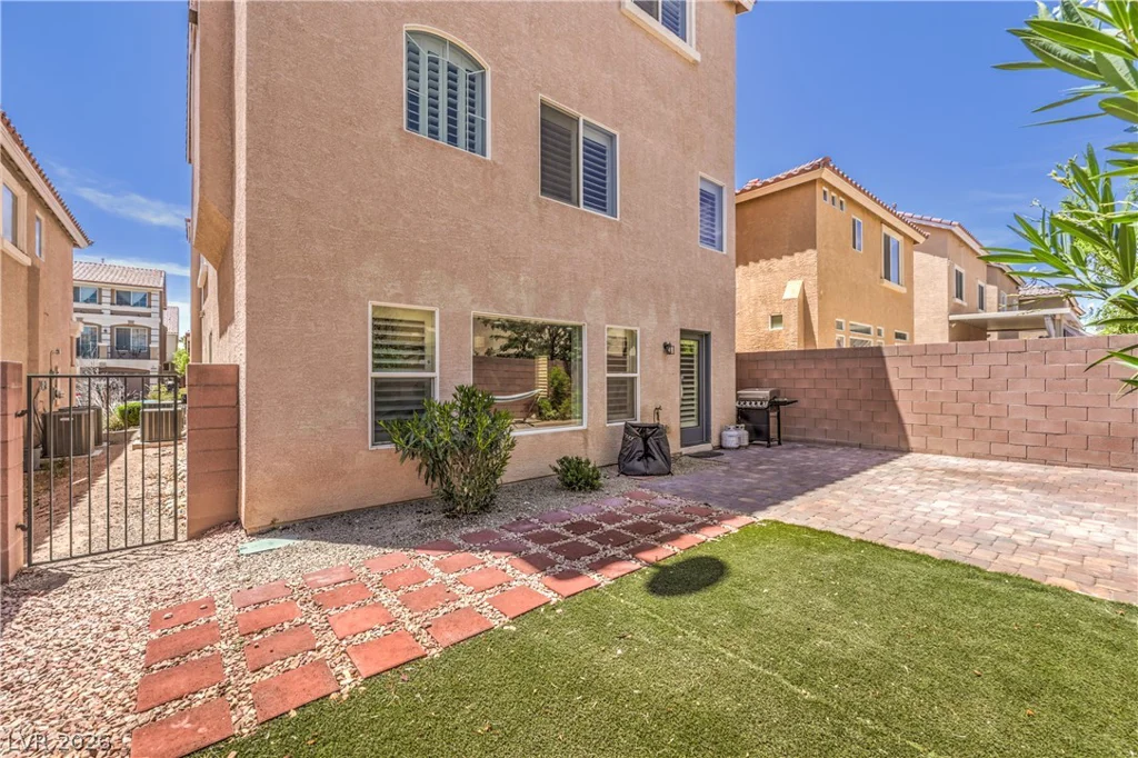6042 Crown Palms, Las Vegas, NV 89139