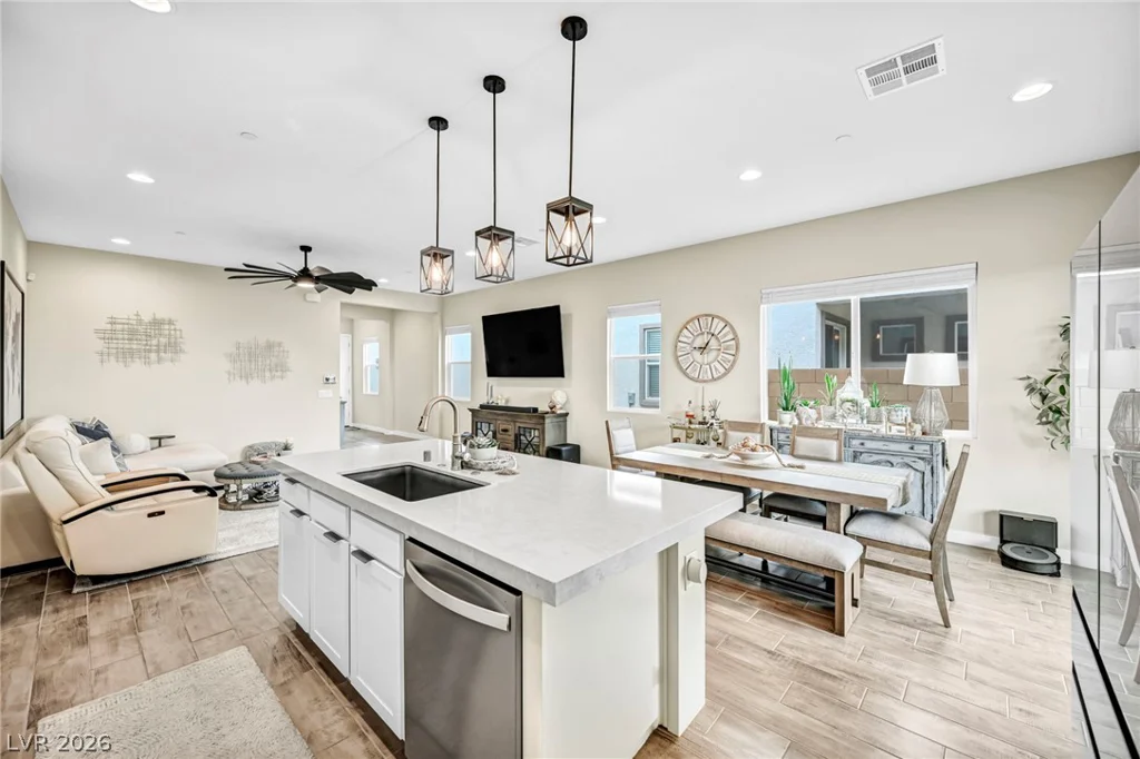 140 Royal Cascade, Henderson, NV 89011