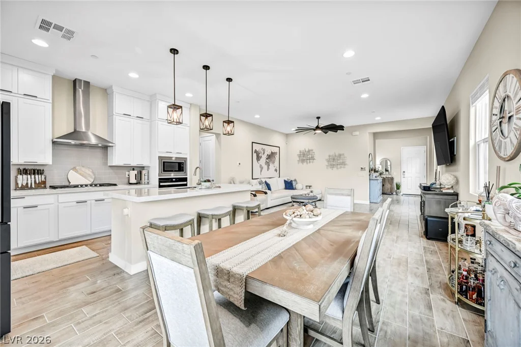 140 Royal Cascade, Henderson, NV 89011