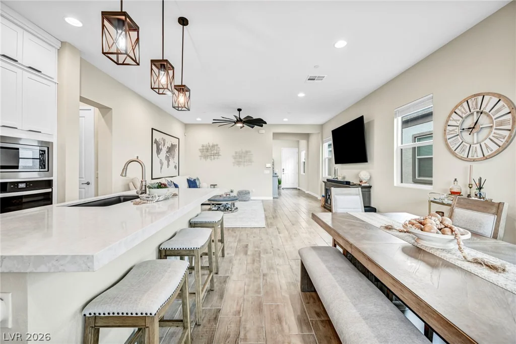 140 Royal Cascade, Henderson, NV 89011